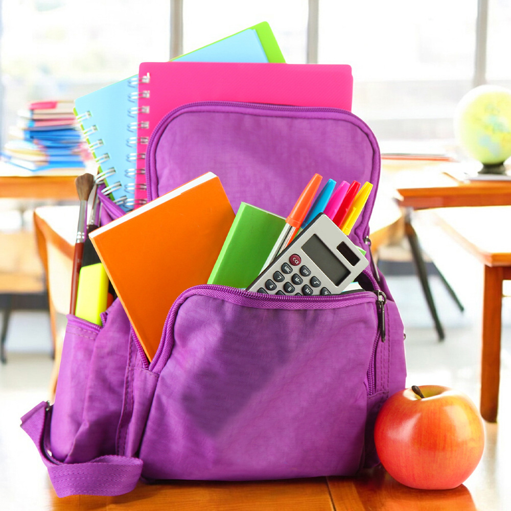 A fotografia de bolsas e mochilas é uma disciplina essencial no mundo da moda e do varejo, desempenhando um papel crucial na apresentação e venda desses acessórios. Capturar a essência de uma bolsa ou mochila não é apenas sobre mostrar seu design, mas também sobre destacar sua funcionalidade, material e estilo. Uma boa fotografia pode transformar um produto comum em uma peça desejável e atraente para os consumidores.